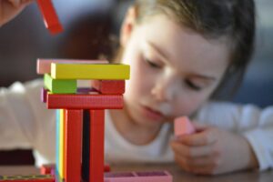 zabawki edukacyjne dla dzieci z autyzmem